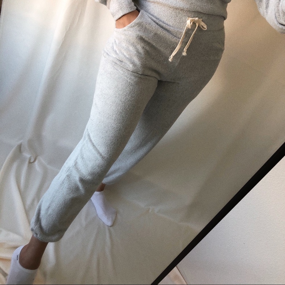 BOGO⭐️Last L—Lounge Set Sweatshirt +Jogger pants - Picture 6 of 7